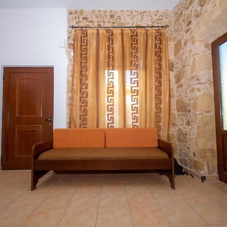 Christina Apartments Kíssamos Екстериор снимка
