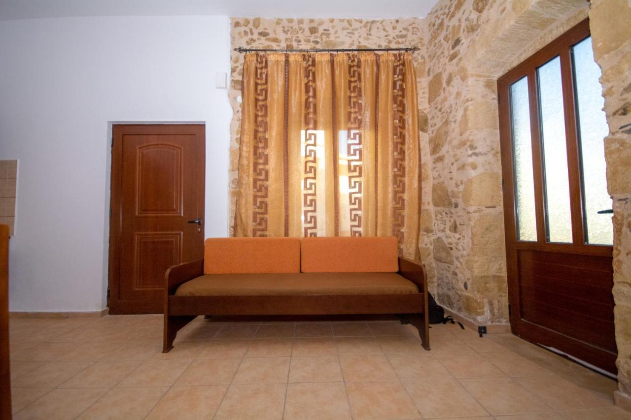 Christina Apartments Kíssamos Екстериор снимка
