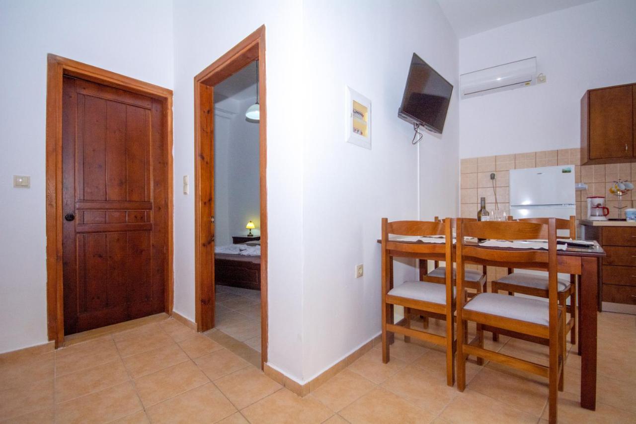 Christina Apartments Kíssamos Екстериор снимка