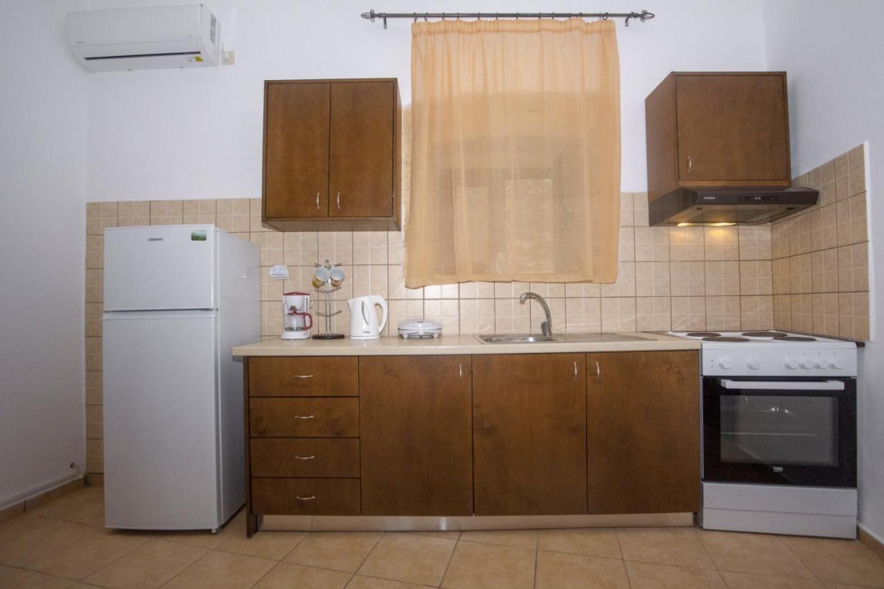 Christina Apartments Kíssamos Екстериор снимка